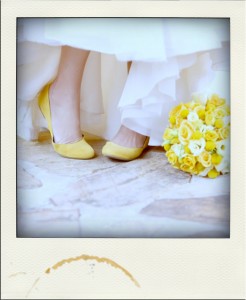 La mariée aux pieds jaunes