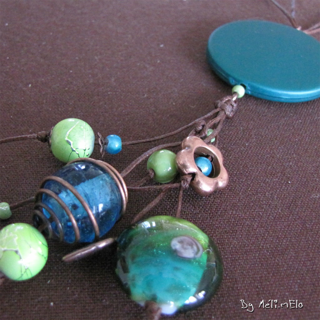 Collier vert et bleu et cuivre